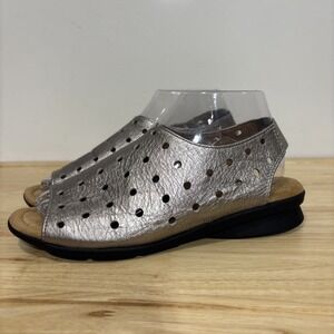 Comfortiva Petal Sandals 7.5 W Wide Silver Metallic Perforated Leather Wedge